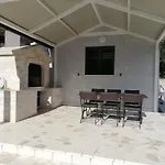 In With Terrace, Air Conditioning, Wifi Pirovac