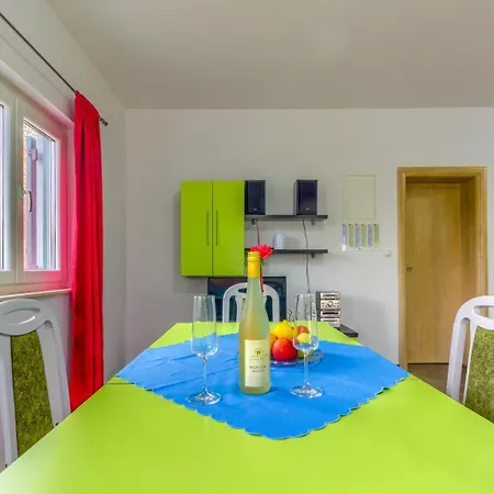 In With Terrace, Air Conditioning, Wifi