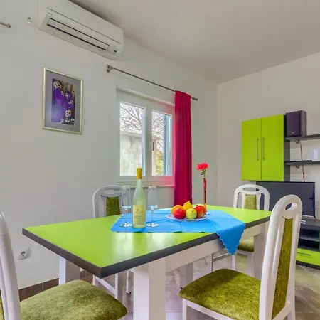 In With Terrace, Air Conditioning, Wifi Apartman *
