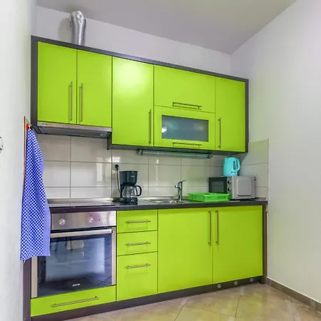 In With Terrace, Air Conditioning, Wifi * Pirovac