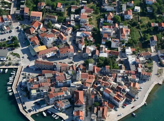 In With Terrace, Air Conditioning, Wifi ピロヴァッツ