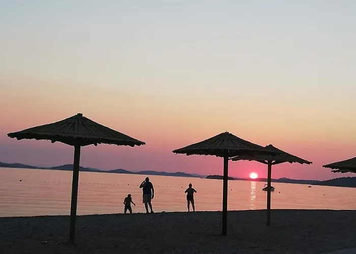 Appartamento In With Terrace, Air Conditioning, Wifi Pirovac