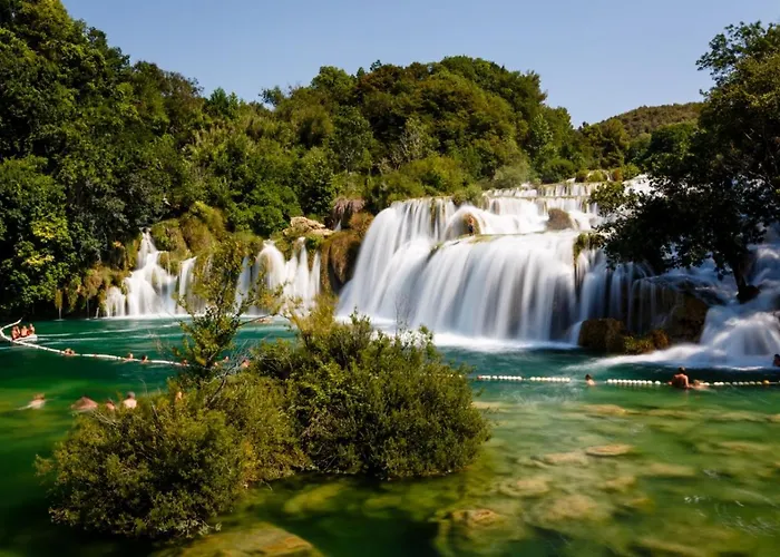 In With Terrace, Air Conditioning, Wifi Appartamento Pirovac