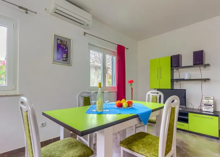 In With Terrace, Air Conditioning, Wifi アパート *